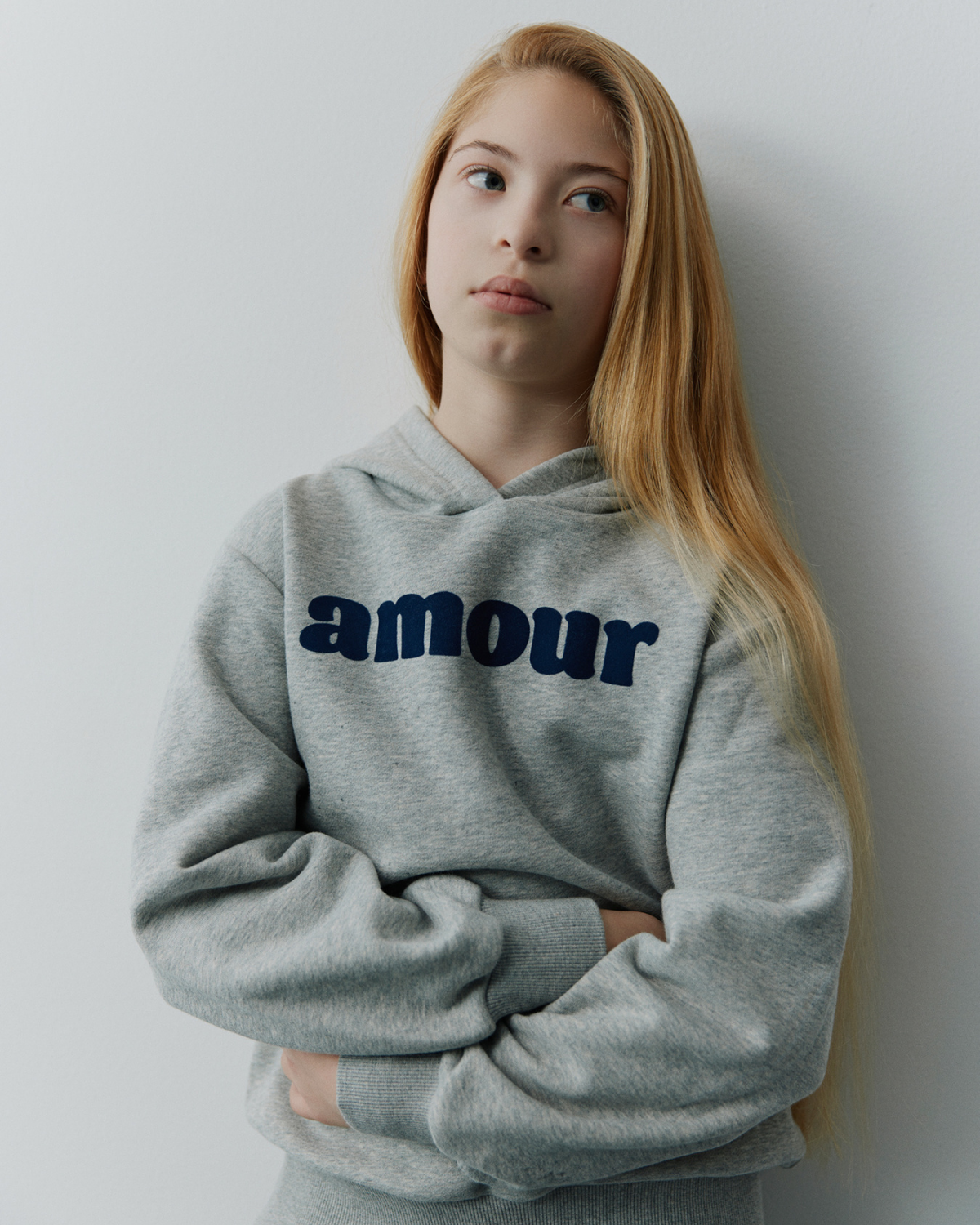 Sofie Schnoor YOUNG SIMONASY HÆTTETRØJE Hættetrøje 8010 Grey melange
