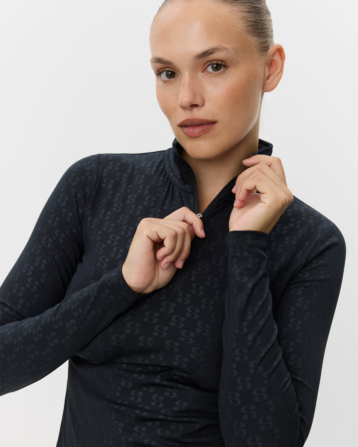 Sofie Schnoor SPORT MALLORYSW T-SHIRT LONG SLEEVE T-shirt lang ærmet 1000 Black