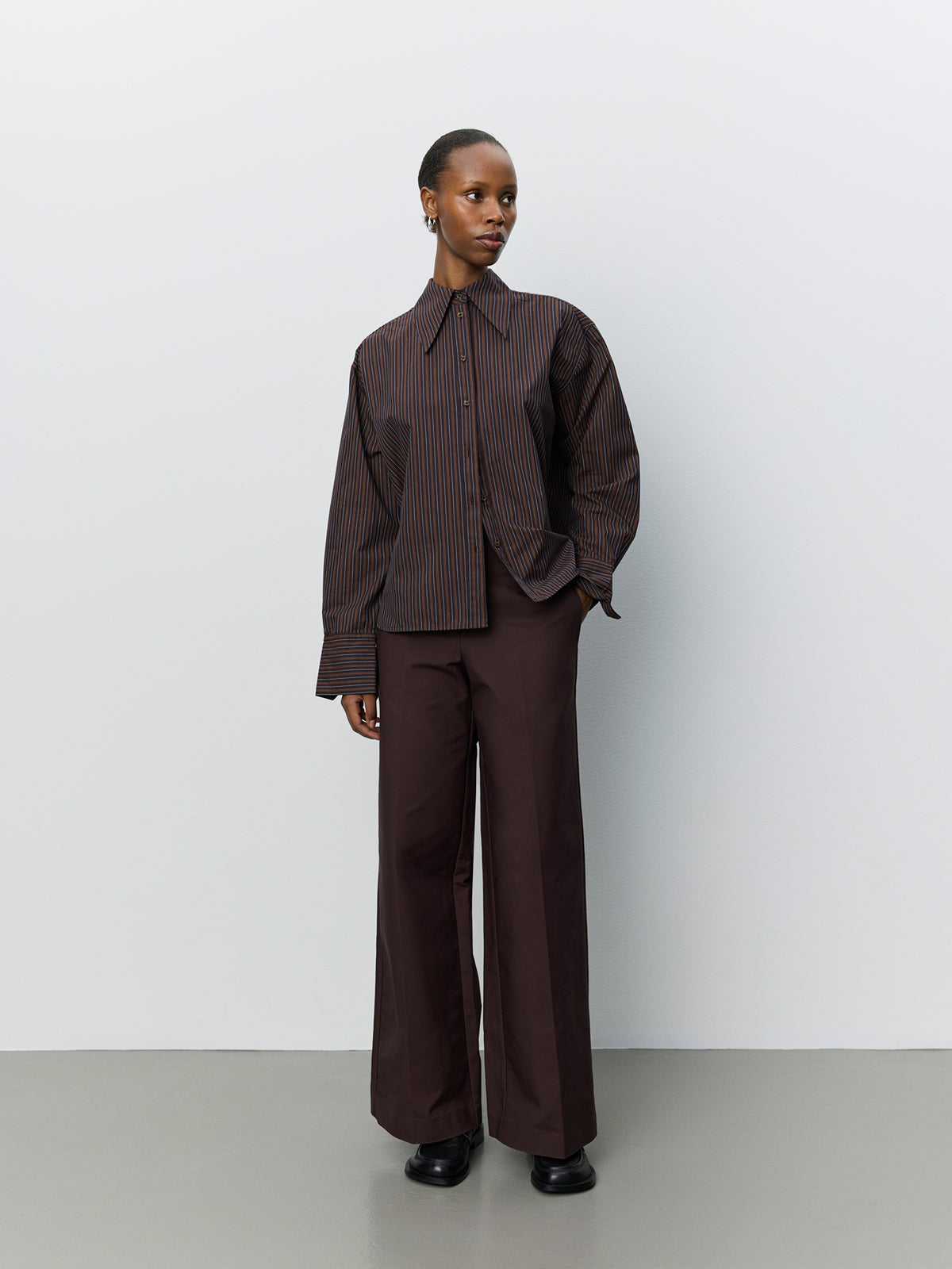 LOOK 04