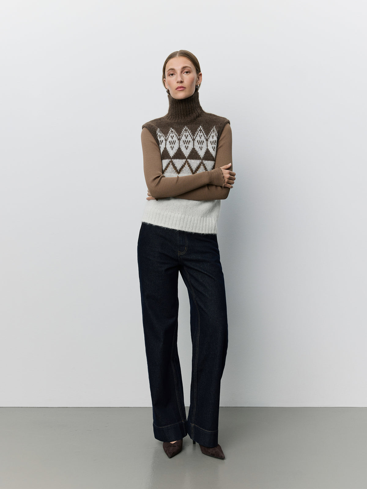 Sofie Schnoor WOMEN VILDASW HØJHALSET STRIK VEST Strik 9144 Off White - Brown